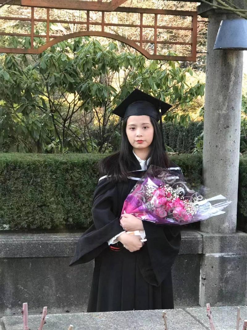 祝贺黄嘉慧同学毕业於加拿大ubc大学!