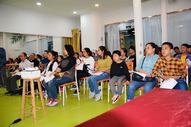 1575130100603_mr1575132854688