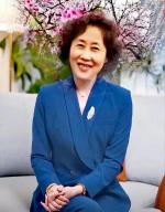 点着灯的家   作者：席慕容      主播：溢彩轩
