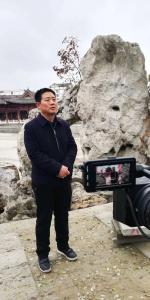 在闻名世界的陕西汉中油菜花旅游基地，我国著名品牌策划专家、影视导演李长征带你逛一逛诸葛街！