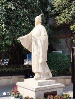 当走红绿哪条道，文/曾凡华