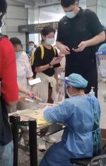 解红-姚明爱女12岁身高近米八喜盼明日星* 文/冯志清（上海）【冰心文化传媒】主编冰心（甘肃）