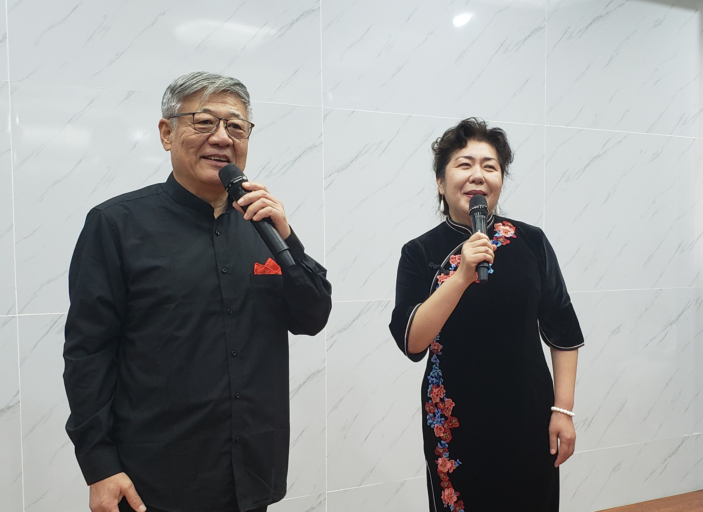 夕阳情朗诵沙龙举办《冬之韵》迎新联欢会