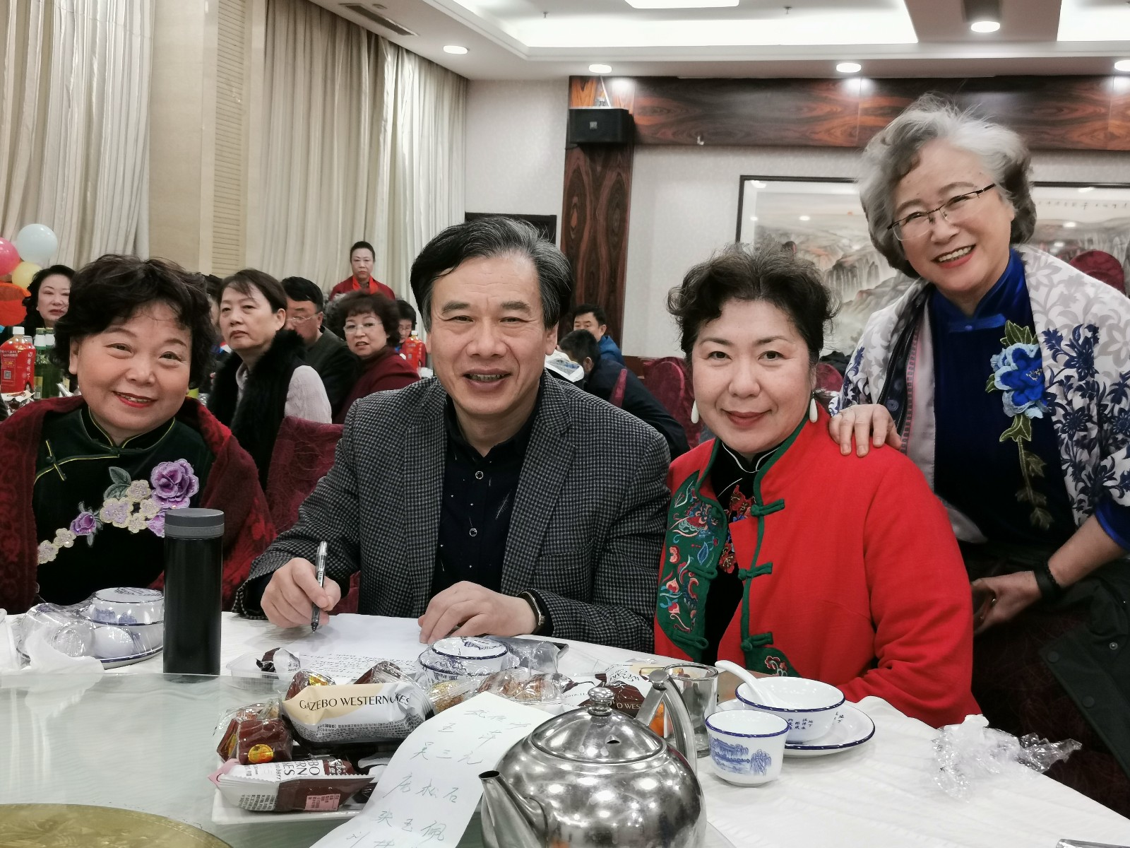 夕阳情朗诵沙龙举办《冬之韵》迎新联欢会