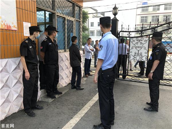 首发 襄阳地产老板带数十人强占学校被警察驱离