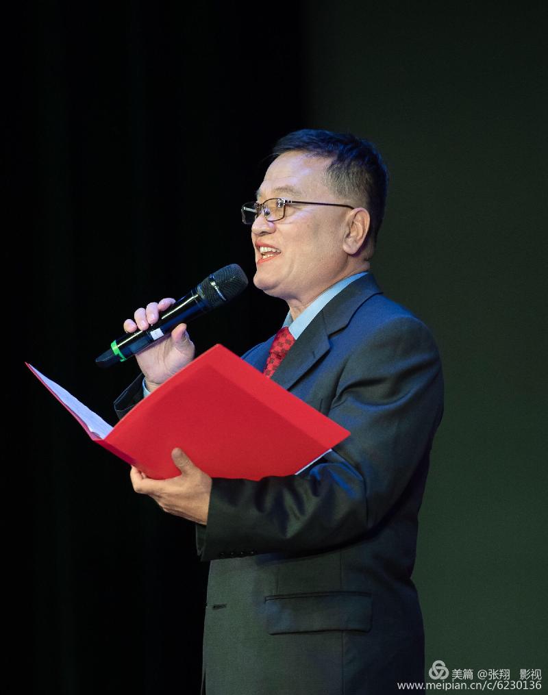 B8D63024-9262-4E2E-AABB-19CB832CF056